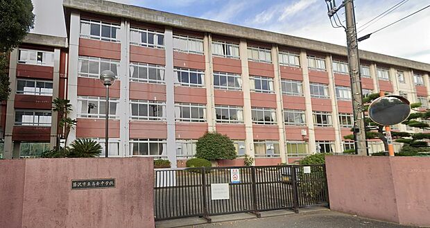藤沢市立高倉中学校まで約845m