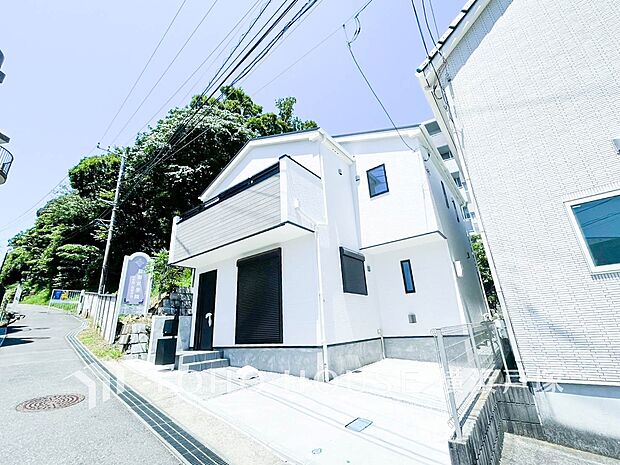 【Appearance】ここから始まる「日常」はご家族にとって大切で貴重な時間。少しでも豊かに、少しでも快適に。そんな想いから生まれた本邸宅は、これから先のお住まいをきっと支えてくれるはずです。