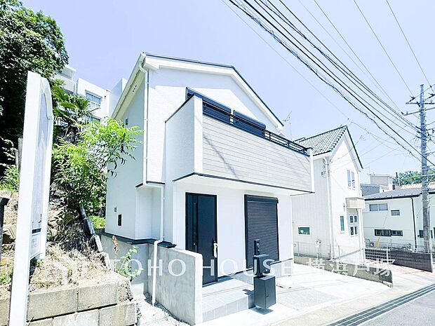 【Appearance】爽やかな青空の下に贅沢なほどに降り注ぐ陽光、豊かな居住性と、クオリティが見事に調和した住空間は、住まうことの喜びを感じさせてくれます。