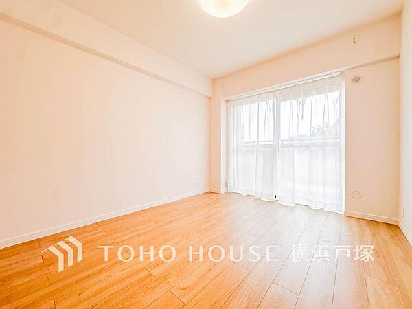 【Room】穏やかな寛ぎを届ける上質仕様のゆとりあるお部屋。自分時間を充実させながら心豊かにできるプライベート空間。
