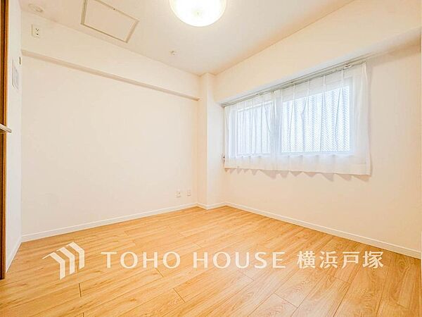 【Room】快適に過ごす条件は、一人ひとり違います。飾リ過ぎないシンプルな内装と偏り過ぎないデザインで統一しております。居住していく中でオーナー様だけの「マイホーム」に創り上げて下さい。