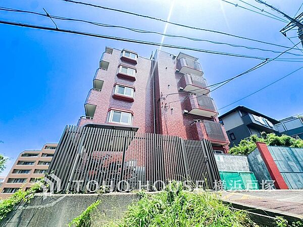 【Appearance】シンプルながらも細部にこだわった外観設計。住む人の感性を満たす、スタイリッシュな外観。