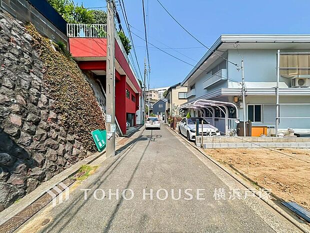 落ち着きのある閑静な住宅街に佇む邸宅なので、ゆったりお住まいいただけます。(2026年7月)