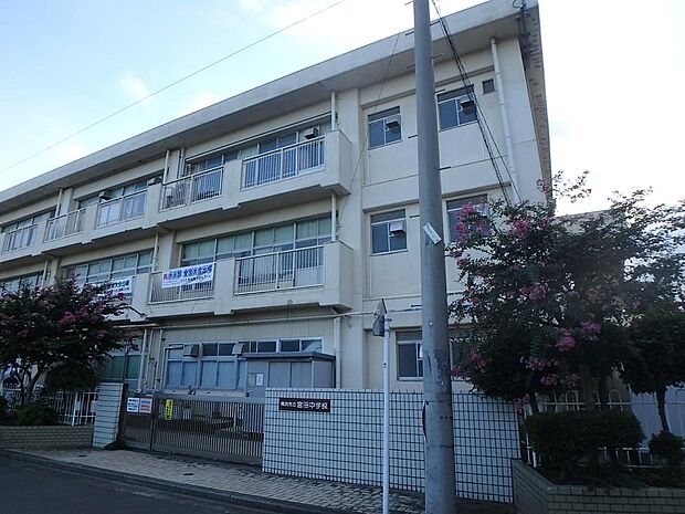 横浜市立宮田中学校まで約500m。