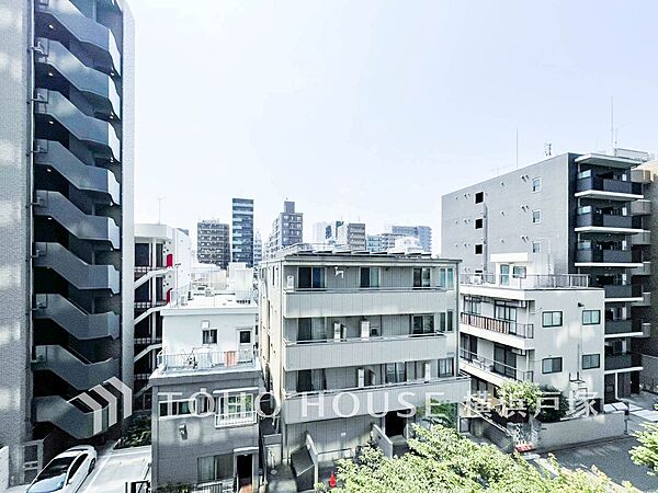 【View】お部屋にも爽やかな風と暖かく柔らかな日差しが差し込み、毎日の暮らしを豊かに彩ります。