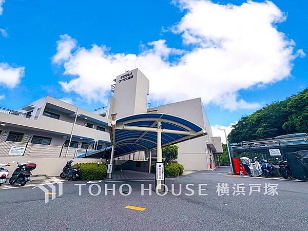 住む人を映し出す洗練された佇まいは、いつまでも輝き続けながらいつしか街の風景に溶け込んでいきます。