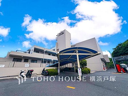 堂々たる趣ながら、主張し過ぎずどこか余裕を感じさせるシャープなフォルムで佇む邸宅。