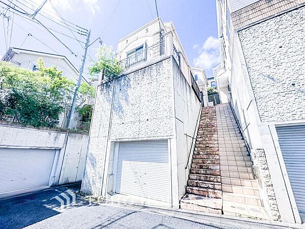 「Appearance」爽やかな青空の下に贅沢なほどに降り注ぐ陽光、豊かな居住性と、クオリティが見事に調和した住空間は、住まうことの喜びを感じさせてくれます。