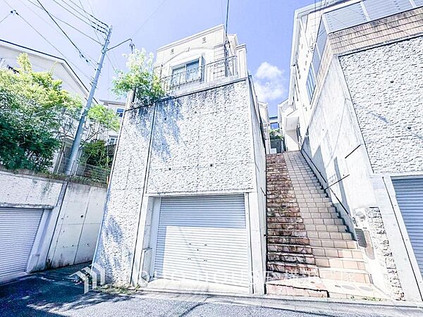 「Appearance」時代の流れに惑わされないシックなカラートーンで街並みに溶け込む外観は、主張し過ぎず、また平凡になり過ぎず絶妙なコントラストで輝きを放ちます。