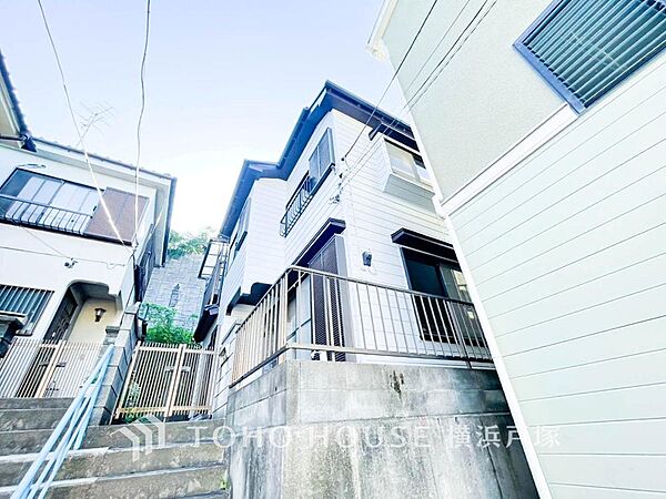 「Appearance」時代の流れに惑わされないシックなカラートーンで街並みに溶け込む外観は、主張し過ぎず、また平凡になり過ぎず絶妙なコントラストで輝きを放ちます。