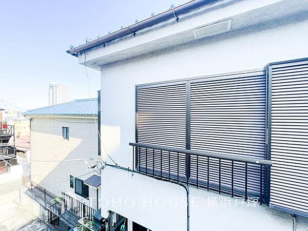「View」この開放感ある眺望と共に閑静な住宅街の季節感を演出する四季折々の変化を楽しめる心地よい場所となることでしょう。