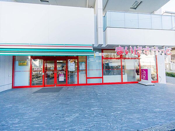 安くて便利な小さなイオン。ちょっと買い物したいときにすぐ行ける小型スーパー。小さいながらも品揃えのよいスーパです。