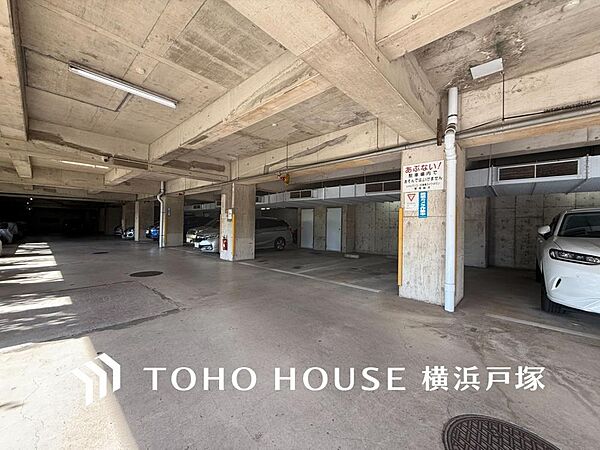 【Car space】敷地内駐車場で安心と快適をプラス。移動も便利でスムーズ（空き状況はお問合せ下さい）