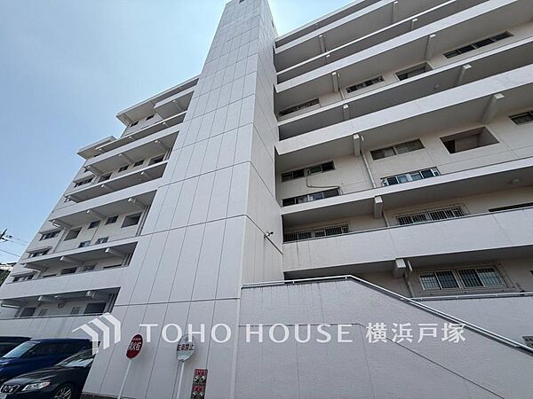 【Appearance】時をこえて輝く美しさ。洗練されたデザインが街並みに溶け込み、圧倒的な存在感を放つ外観