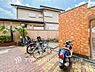 その他：【Bike space】敷地内にバイク置き場を設置。大切なバイクの保管場所として利用でき、日常の移動にも便利です。