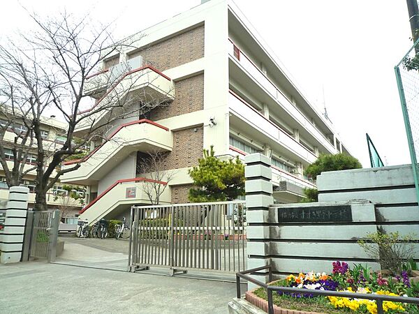 横浜市立すすき野中学校まで約690m