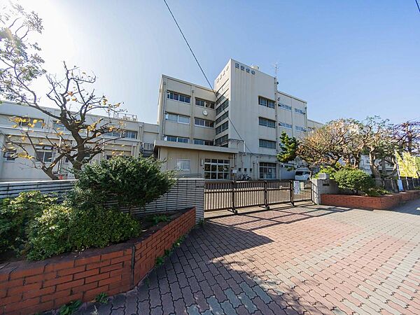 横浜市立日吉台中学校(700m)