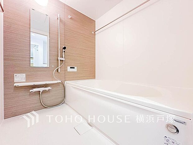 【Bathroom】1日の疲れを取り心身を癒すことができる住まいの中のリラクゼーション空間、リラックスできるよう優しいカラーをチョイスしました。時を忘れるほどのんびりできる空間に。
