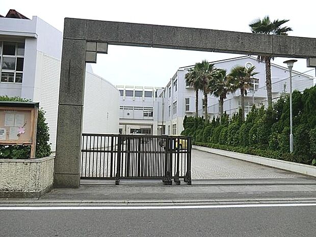 藤沢市立湘洋中学校（1900ｍ）