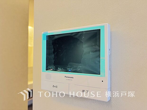【TVモニタ付きインターホン】誰が来てもわかる様にモニター付きインターホンを設置。快適と安らぎを合わせた優しい設計。