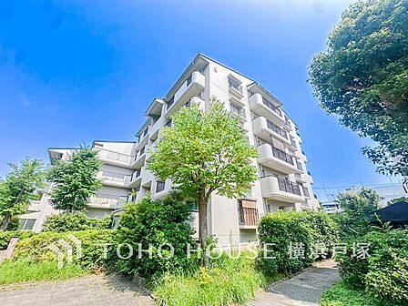 都市の暮らしにフィットする住まい。快適な住空間と利便性を兼ね備え、日々の暮らしをスマートに楽しめる、落ち着いた雰囲気の住空間です。