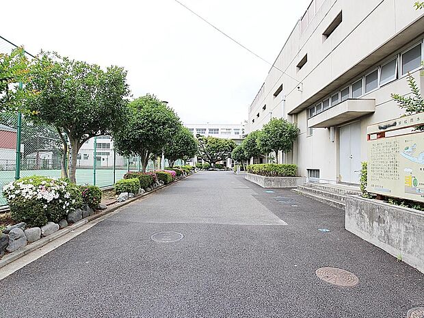 横浜市立中和田中学校まで約1000m。