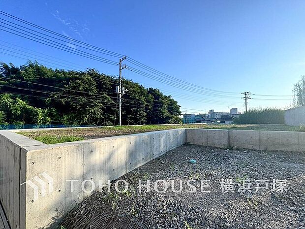 【現地】家の良し悪しだけでなく周辺環境も重要なポイント。街と住まいが心地よい暮らしを演出します。(2026年8月)