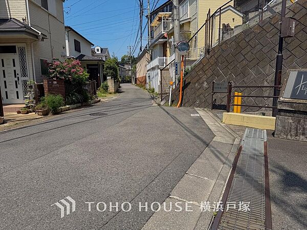 【Frontal road】周辺環境とのコラボレーションにより明るく開放的な空間を演出しております。