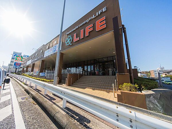 ライフ戸塚汲沢店まで約581m