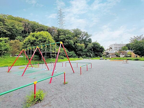 戸塚公園まで約874m