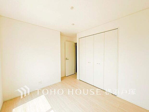 【Room】1日の疲れを癒し、心地よく寛げるようゆったりとした広さを確保しています。1日の疲れを癒し、心地よく寛げるようゆったりとした広さを確保。プライベートタイムをより優雅に。(7号棟)