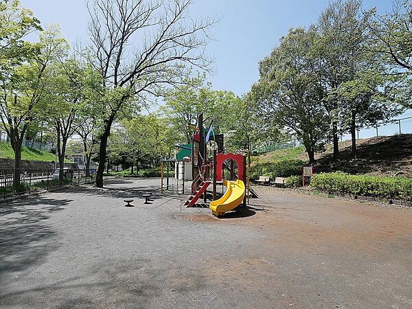 丸山台公園まで約952m