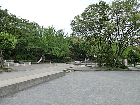 野庭中央公園まで約877m