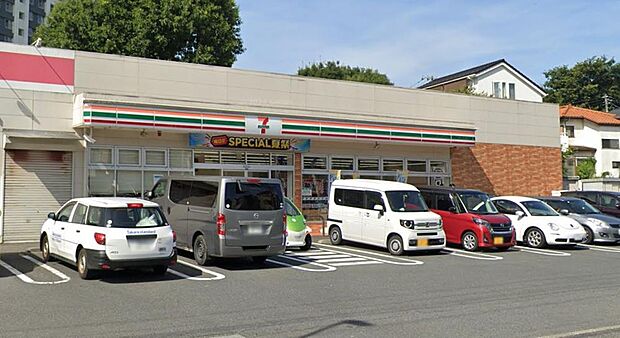 セブンイレブン横浜深谷町店まで約661m