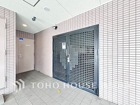 【Cycle lot】管理の行き渡った、整理整頓された清潔感ある駐輪場。屋根付きなので雨風から大事な愛車を守ってくれます。
