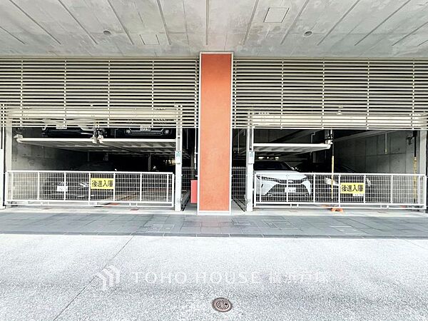 【Car space】敷地内に駐車スペースがあると日々の暮らしをスムーズに運ぶ事が出来ます。（空き状況はお問合せ下さい）