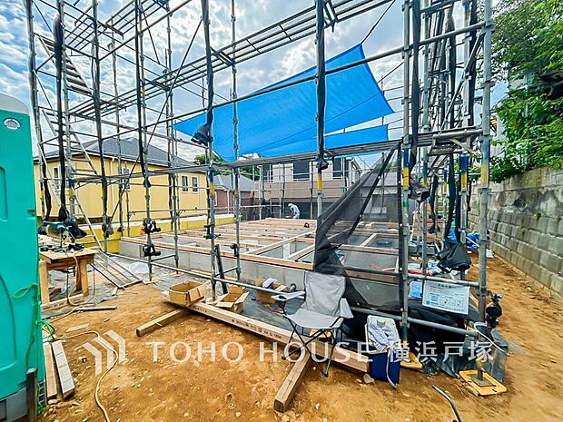 落ち着いた住宅地に誕生した新築戸建。収納力にこだわった4LDKと充実した設備が、すっきり快適な毎日を支えます。(2026.7撮影)