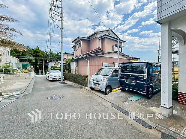 【Frontal road】閑静な住宅地に佇む新築4LDK。充実した設備と豊富な収納を備え、住空間をすっきり保ちながら快適な毎日を楽しめる住まいとなります。(2026.7撮影)