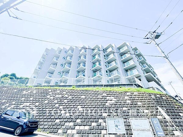 【Appearance】穏やかな風と陽光を導き、プライバシーに配慮された設計プランを採用。