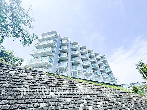 【Appearance】流行に左右されず、将来にわたって価値が継続する「上質」な佇まい。おしゃれな雰囲気や自然の潤い、親しみやすさといった個性を、街に新たな価値をもたらし続ける。