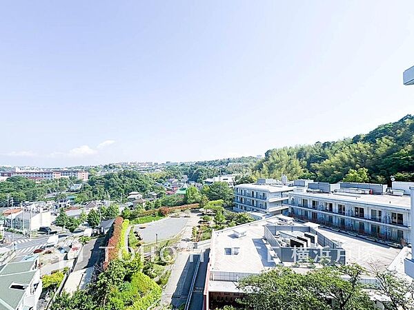 【View】目の前に広がる美しい景色。四季折々の風景を楽しみながら、心を豊かにする眺望が日常を特別にします。