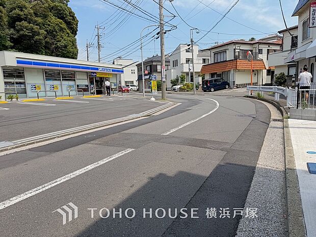 【Frontal road】穏やかな街並みの中で、陽光と開放感を感じながら暮らせる魅力ある住環境です。