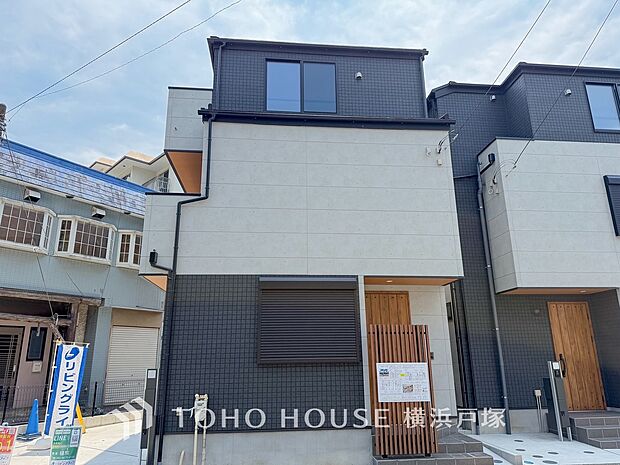 【Appearance】爽やかな青空の下に贅沢なほどに降り注ぐ陽光、豊かな居住性と、クオリティが見事に調和した住空間は、住まうことの喜びを感じさせてくれます。