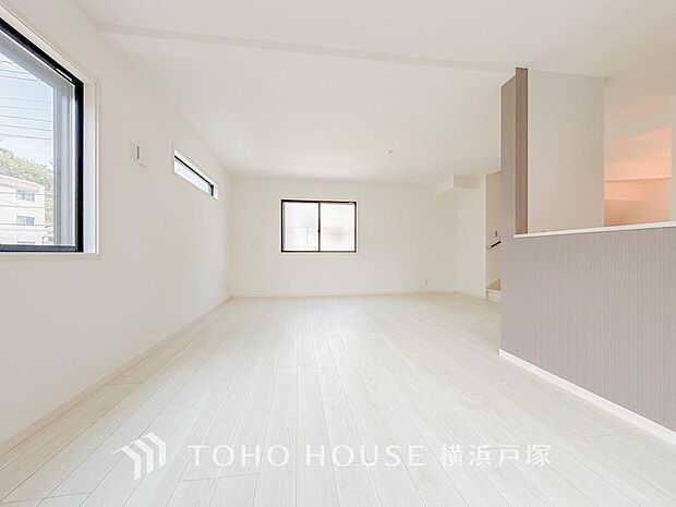 造りこんだ空間演出の妙が生み出す光と質のハーモニーはこの住宅のクオリティの良さを実感させてくれます。