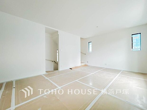 【Living room】ご家族やお客様との時間等、多くの時を刻む空間。何気なく過ぎる時でさえも上質な一時となる快適な空間を。(B棟)