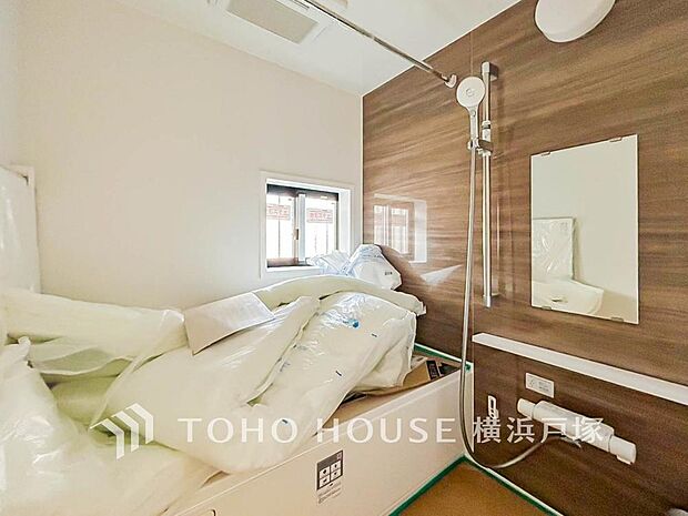 【Bathroom】掃除のしやすさ・収納の便利さなど、おふろを使う人、お手入れする人、みんなにとっての「しあわせ性能」を追求したバスルームを採用いたしました。(B棟)