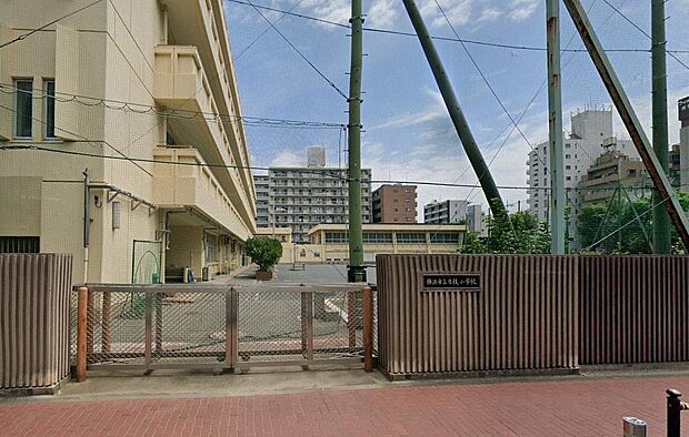 横浜市立日枝小学校(950m)歴史と伝統を重ねてきた地域に親しまれる小学校