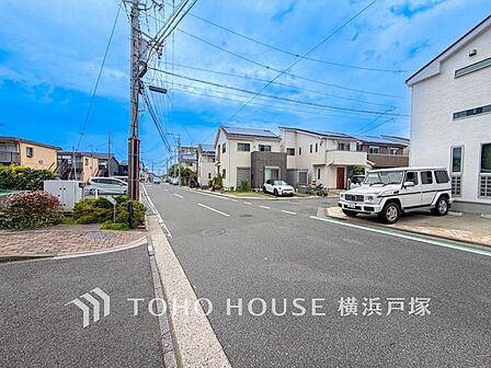 【Frontal road】周辺環境とのコラボレーションにより明るく開放的な空間を演出しております。