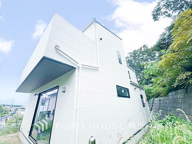 【Appearance】住む人を映し出す洗練された佇まいは、いつまでも輝き続けながらいつしか街の風景に溶け込んでいきます。