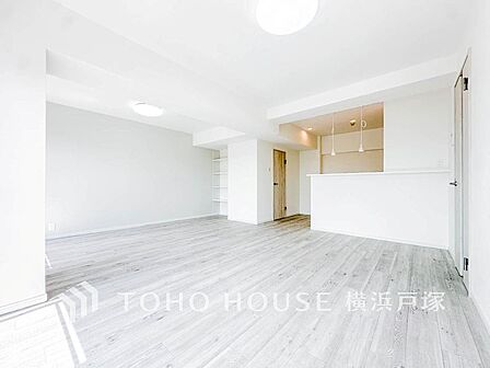 【Living room】作り手の「気持ちの良いリビングでお過ごししていただきたい」という思いを感じさせます。